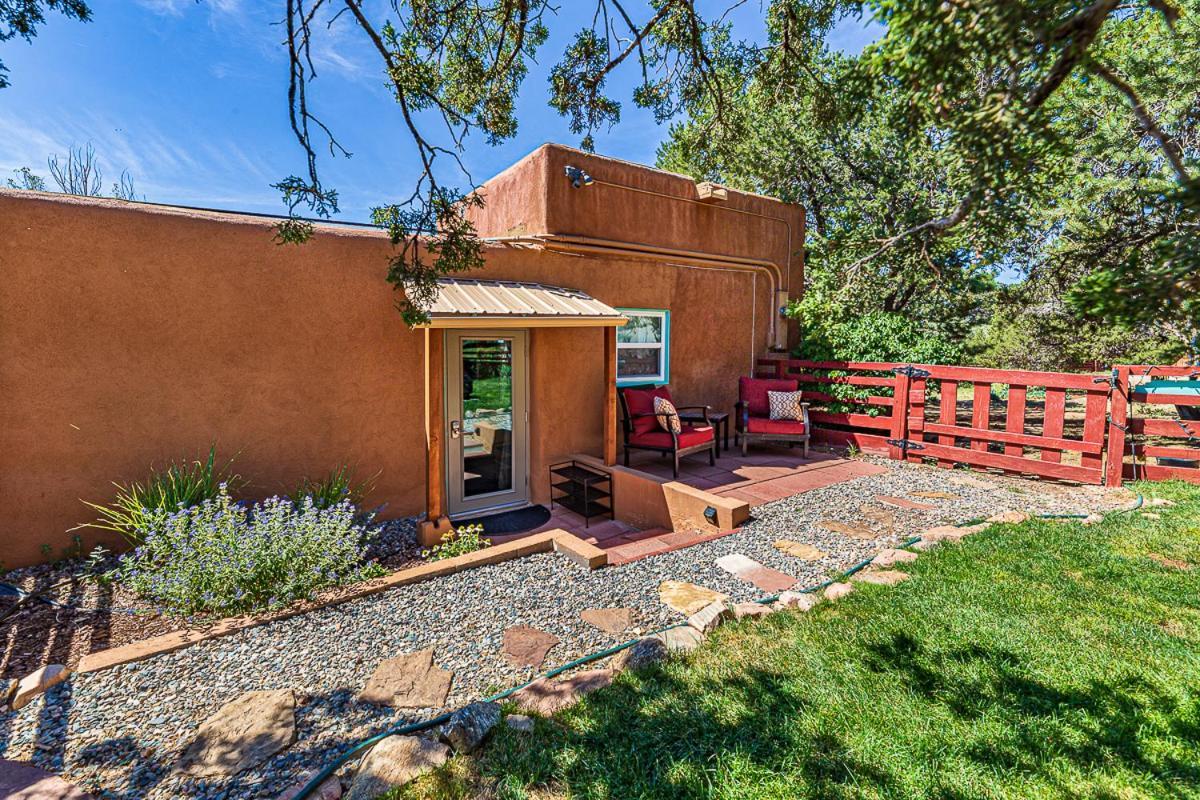 Bed and Breakfast Pet Friendly Pinon Heaven Canada de los Alamos Exterior foto